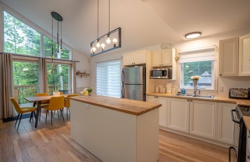Saint-Didace Cottage | Au pied du courant. Bord de l'eau, foyer.