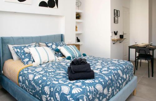 Hotel-de-Ville Apartment | Au Pied du Vieux-Port Wifi Netflix
