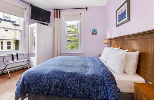 Saint-Jean-Baptiste Hotel | Auberge Château Des Tourelles