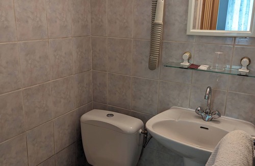 Aubenas Hotel | AUBERGE DES PINS