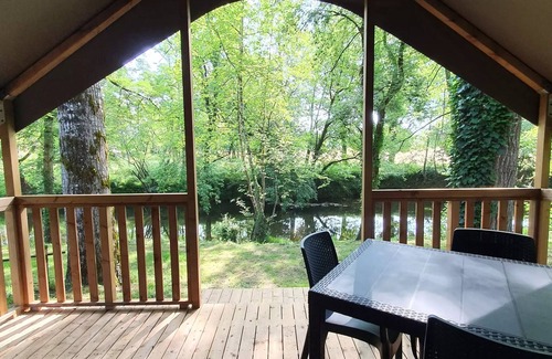 Le Change House | Auberoche campsite * - MINI-WOOD LODGE TENT on canvas stilts, without toilets, for 4 people 4 people