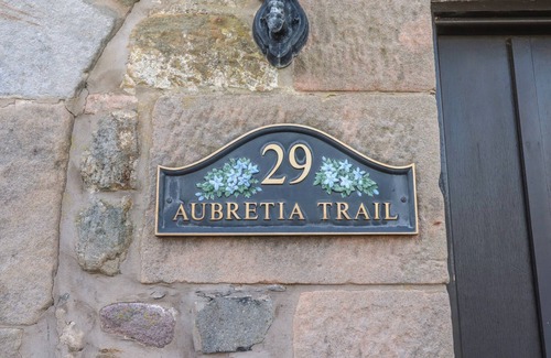 Akeld House | AUBRETIA TRAIL, family friendly in Wooler