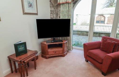 Akeld House | Aubretia Trail