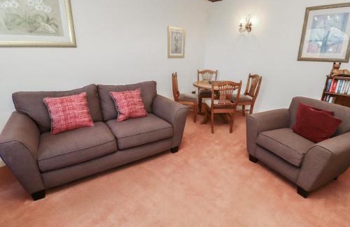 Akeld House | Aubretia Trail
