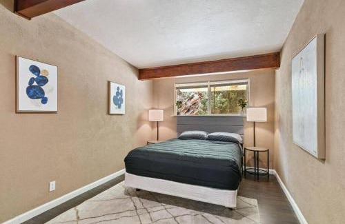 Auburn House | Auburn Lakehouse Retreat. 4BD, 3BA with 2 Decks!