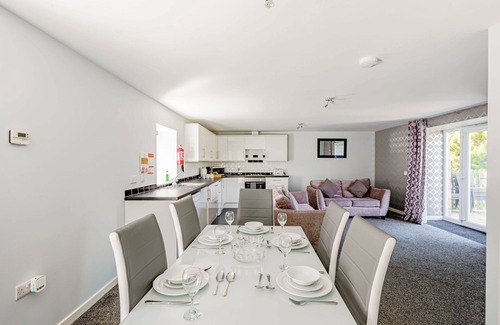 Castle Douglas Cottage | Auchenlarie Courtyard No 1 - a cottage that sleeps 5 guests in 3 bedrooms