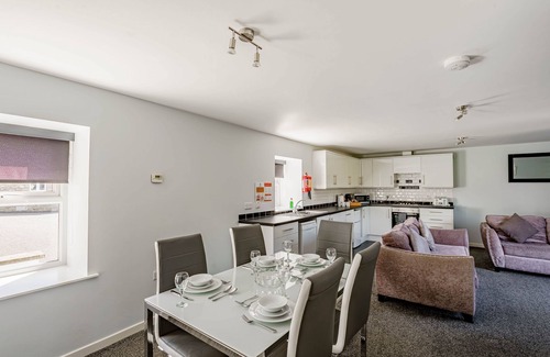 Castle Douglas Cottage | Auchenlarie Courtyard No 1 - a cottage that sleeps 5 guests in 3 bedrooms
