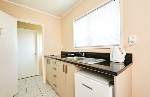 Mangere Hotel | Auckland Airport Lodge