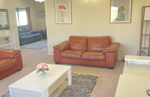 Greenlane - Ellerslie House | Auckland City & AIRPORT Near Sylvia park mall