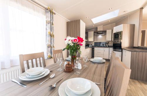Allerthorpe House | Audley Lodge with Hot Tub