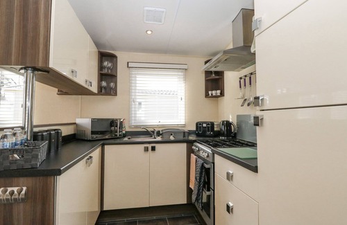 Hopton Cottage | Audrey's Lodge, Foxburrow Hang