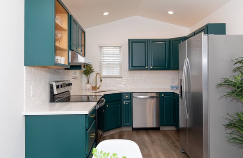 Sandusky House | August & September Dates! Vacay All Day - Close to CP, Sports Force, Islands