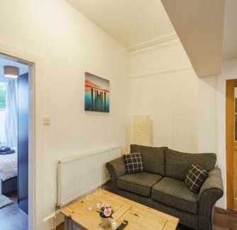 Moseley Apartment | Augusta lodge Moseley
