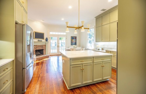 Augusta House | Augusta's Gem - Player quality host home with 1 bed 1 bath detached cottage.