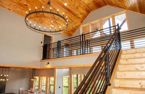 Wears Valley House | Augys View- Mountain Views-large parking-Large Cabin
