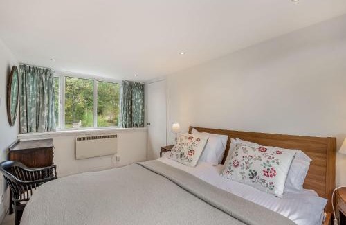 Whitby House | Auntie Sheilas Cottage