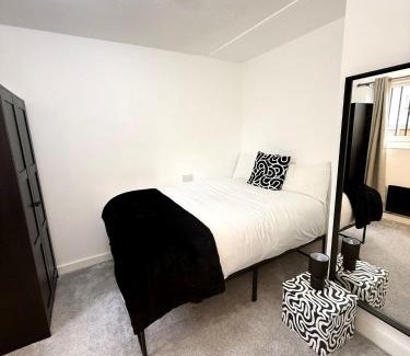 Custom House House | Auracasa Monarch suite