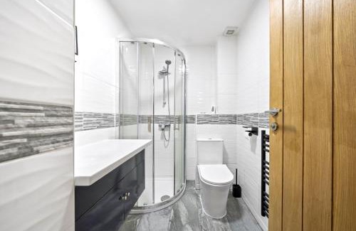 Custom House House | Auracasa Monarch suite