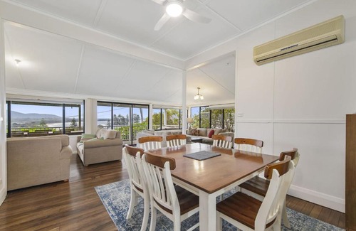 Crescent Head House | Aurelia, 14 Stewart Street