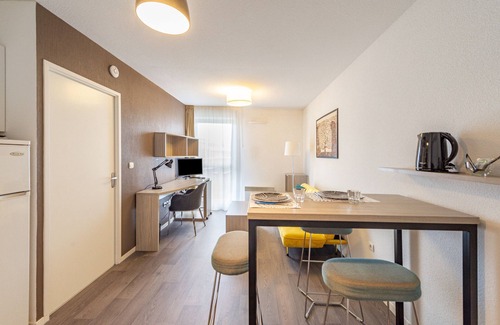 Toulouse South-East Apartment | Auriol - Appt contemporain