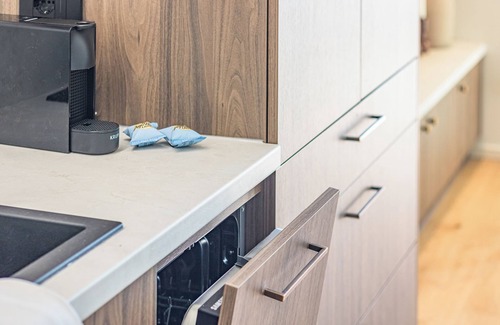 Como Apartment | Aurora Apartment