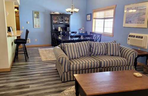 Winthrop Condo | Aurora Borealis-5 Minute Drive to Downtown Winthrop and Ski Trailhead!