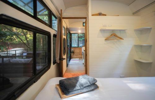 Nosara Apartment | Aurora Bus Home (Pink)