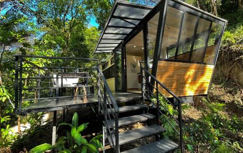 Nosara Apartment | Aurora Bus Home (Yellow)