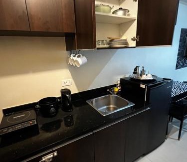 Cubao Hotel | Aurora Escalades Residences