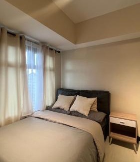 Cubao Hotel | Aurora Escalades Tower near Smart Araneta Colisium
