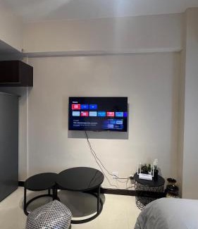 Cubao Hotel | Aurora Escalades Tower near Smart Araneta Colisium