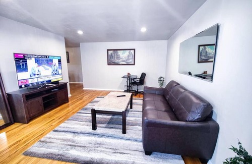Sable Altura Chambers House | Aurora House