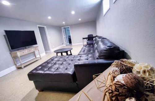 Sable Altura Chambers House | Aurora House