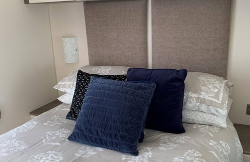Lossiemouth Cabin | Aurora luxury beach lodge at silver sands lossiemouth 2 minute walk to beach