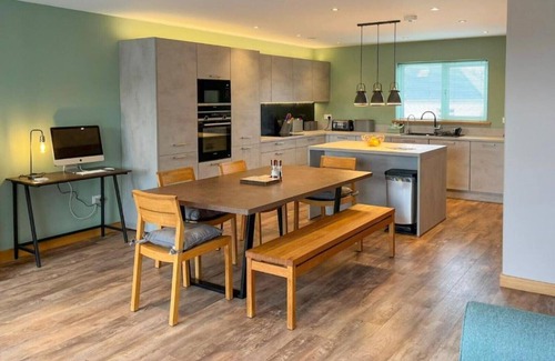 Saint Ola House | Aurora - Self Catering, Kirkwall, Quiet Location With Luxury Hot Tub