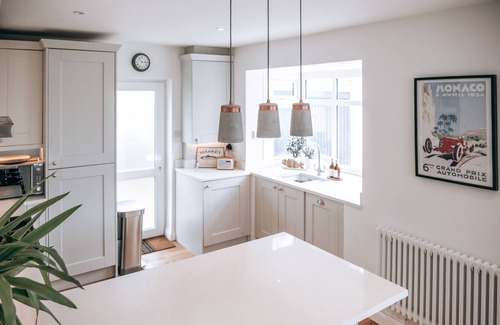 Southbourne Apartment | Aurora- Three bedroom home in Southbourne with garden and parking