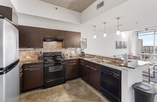 Second Street District Apartment | Austin Comfy 1BD 1BA 2nd Street District Apartment