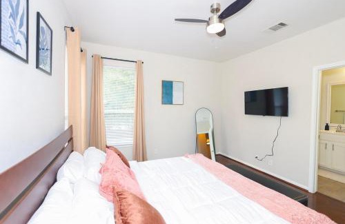 Austin House | Austin Getaway Patio, Games & Near Sixth Street