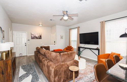 Austin House | Austin Getaway Patio, Games & Near Sixth Street