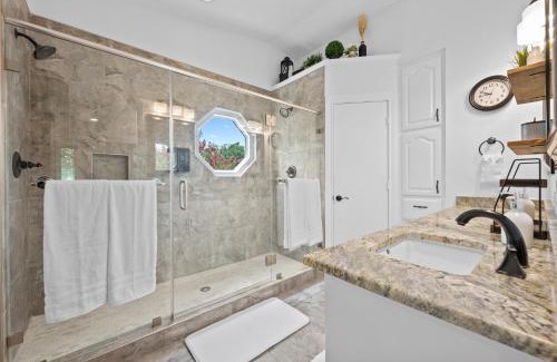 Shady Hollow House | Austin Hill Country Escape & Retreat - Private Oasis With Pool & Spa On Over An Acre
