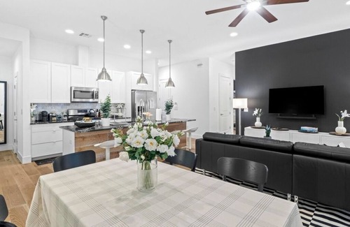 Rosewood House | Austin Luxury Escape