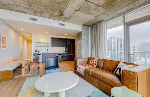 Rainey Street Historic District House | Austin Texan Rooftop Pool by Barclé