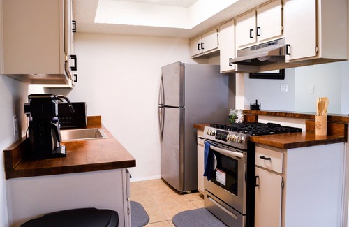 Franklin Park House | Austin Trio: 3bd near Congress, 6th, and Airport!