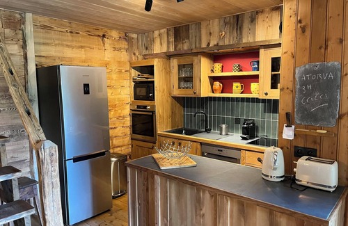 Fontcouverte-la-Toussuire Ski Chalet | Authentic chalet sleeps 6, 5 minutes from the slopes at La Toussuire