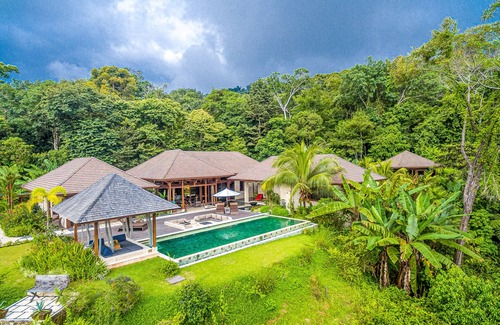 Savegre House | Authentic Balinese architecture eco-reserve - private infinity pool & ocean view