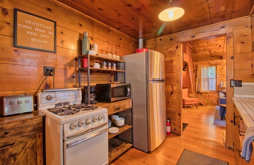 Wrightwood Cabin | Authentic Cabin Experience with modern amenities minutes from Mtn High in SoCal!