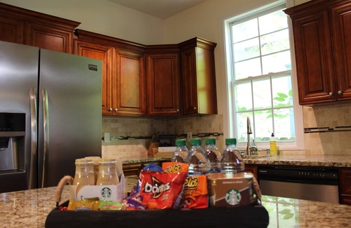 Edgewood House | Authentic Edgewood 3 Bed House with Private Yard