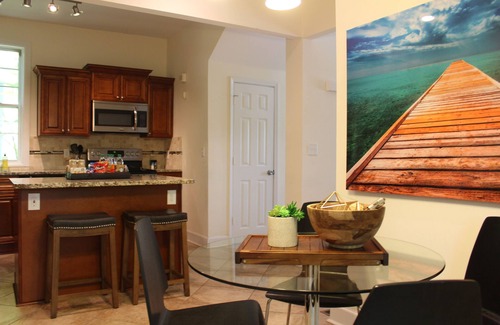 Edgewood House | Authentic Edgewood 3 Bed House with Private Yard