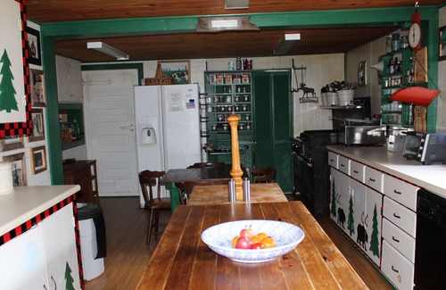 Johnsburg House | Authentic family friendly Adirondack Lodge 15 min to Gore Mountain