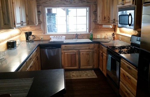 Somers Cabin | Authentic Hand-Crafted Mountain Cabin w/Amazing Lake View !
